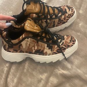 Women’s camo sneakers
